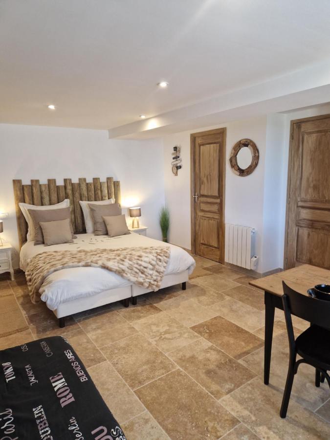 Au Fer A Cheval Hotel Gandelain Bagian luar foto