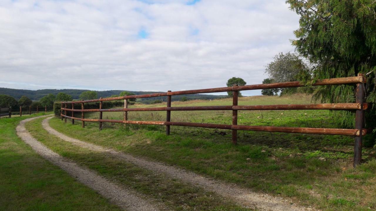 Au Fer A Cheval Hotel Gandelain Bagian luar foto