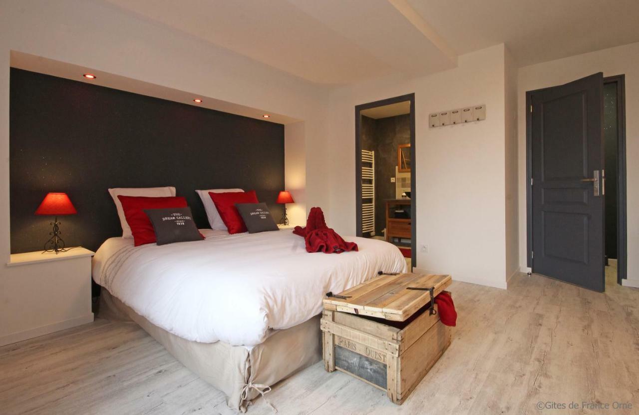 Au Fer A Cheval Hotel Gandelain Bagian luar foto