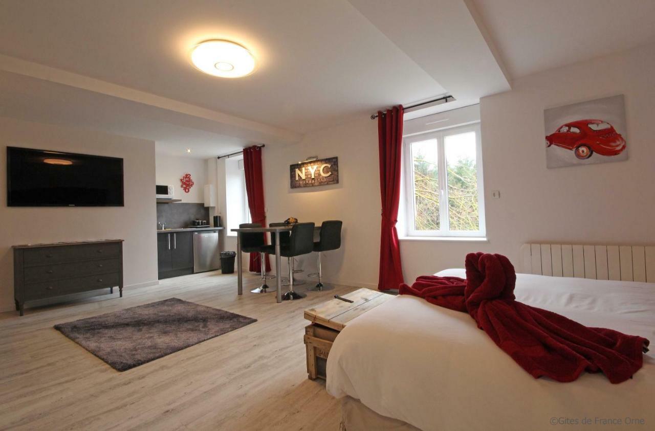Au Fer A Cheval Hotel Gandelain Bagian luar foto